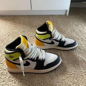 Jordan 1 Retro White Black Volt University Gold